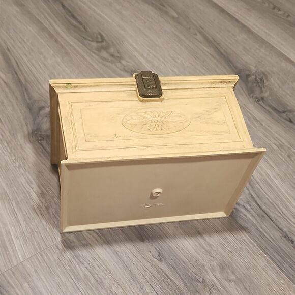 Vintage Learner Sewing Box - Picture 4 of 8